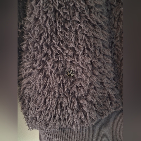 lululemon athletica Black Fleece Sweater - Picture 11 of 14